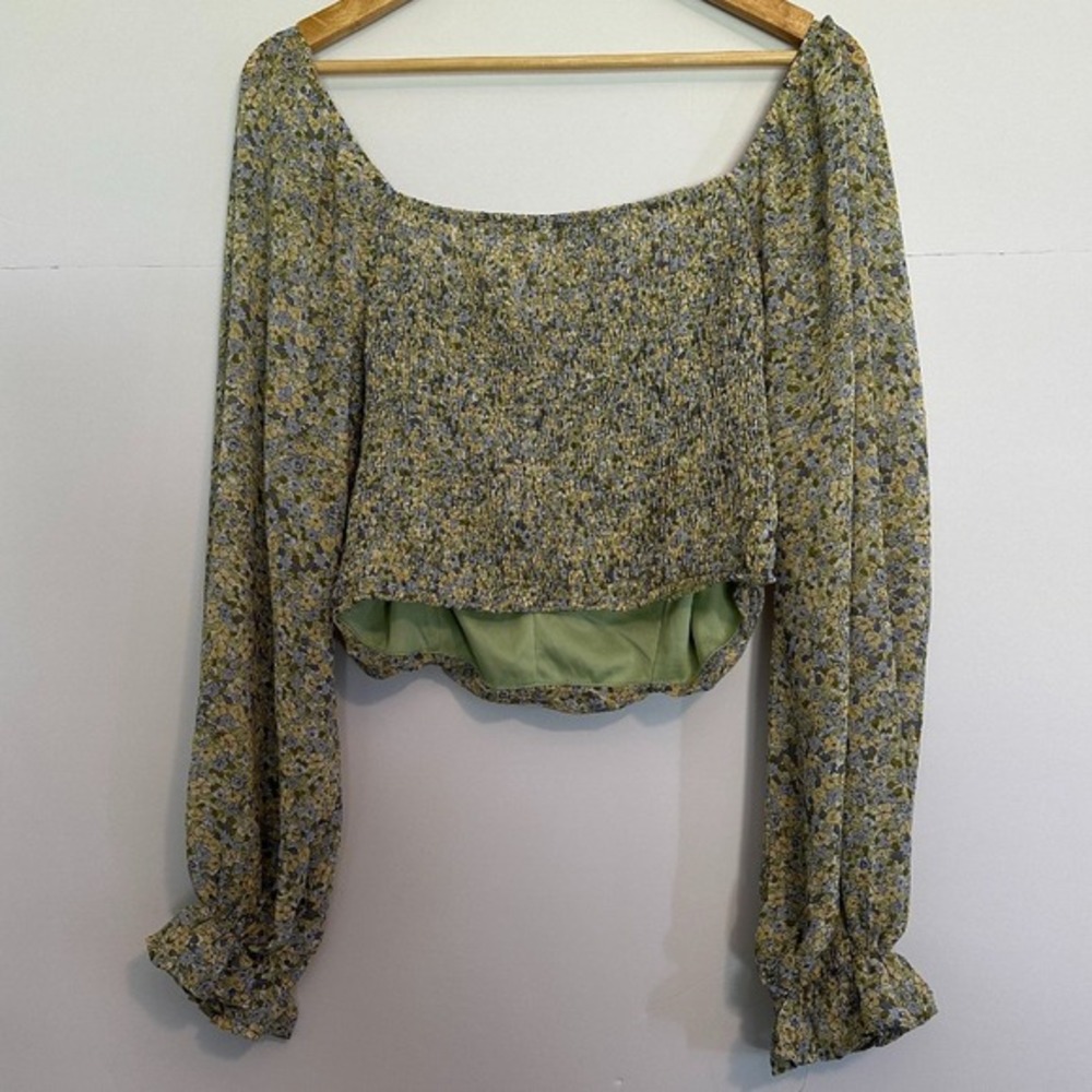 She + Sky Floral Crop Top Womens Large‎ Green Blue Smocked Ruched Long Sleeve - Picture 2 of 6